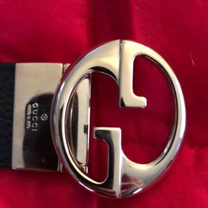 Reversible Gucci Belt. Size 75. Black and Tan/pink